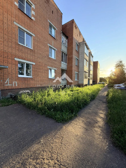 Россия, Ярославская область, Тутаевский муниципальный округ, деревня Столбищи, Центральная улица, 14