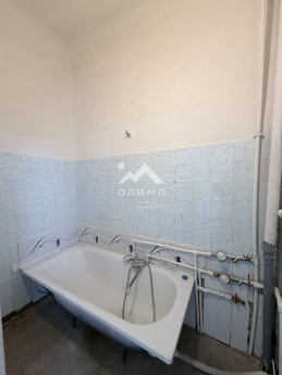 Россия, Ярославская область, Тутаевский муниципальный округ, рабочий посёлок Константиновский, улица Старостина, 1