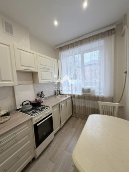 Россия, Ярославская область, Тутаевский муниципальный округ, рабочий посёлок Константиновский, улица Победы, 10