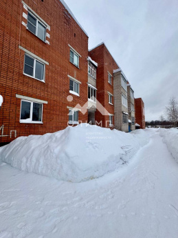 Россия, Ярославская область, Тутаевский муниципальный округ, деревня Столбищи, Центральная улица, 14